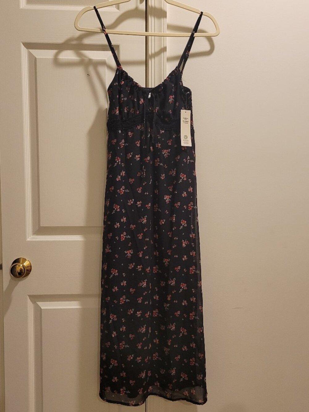 No Boundaries Floral Crochet Empire Waist Maxi Dress red floral Liberty print XS